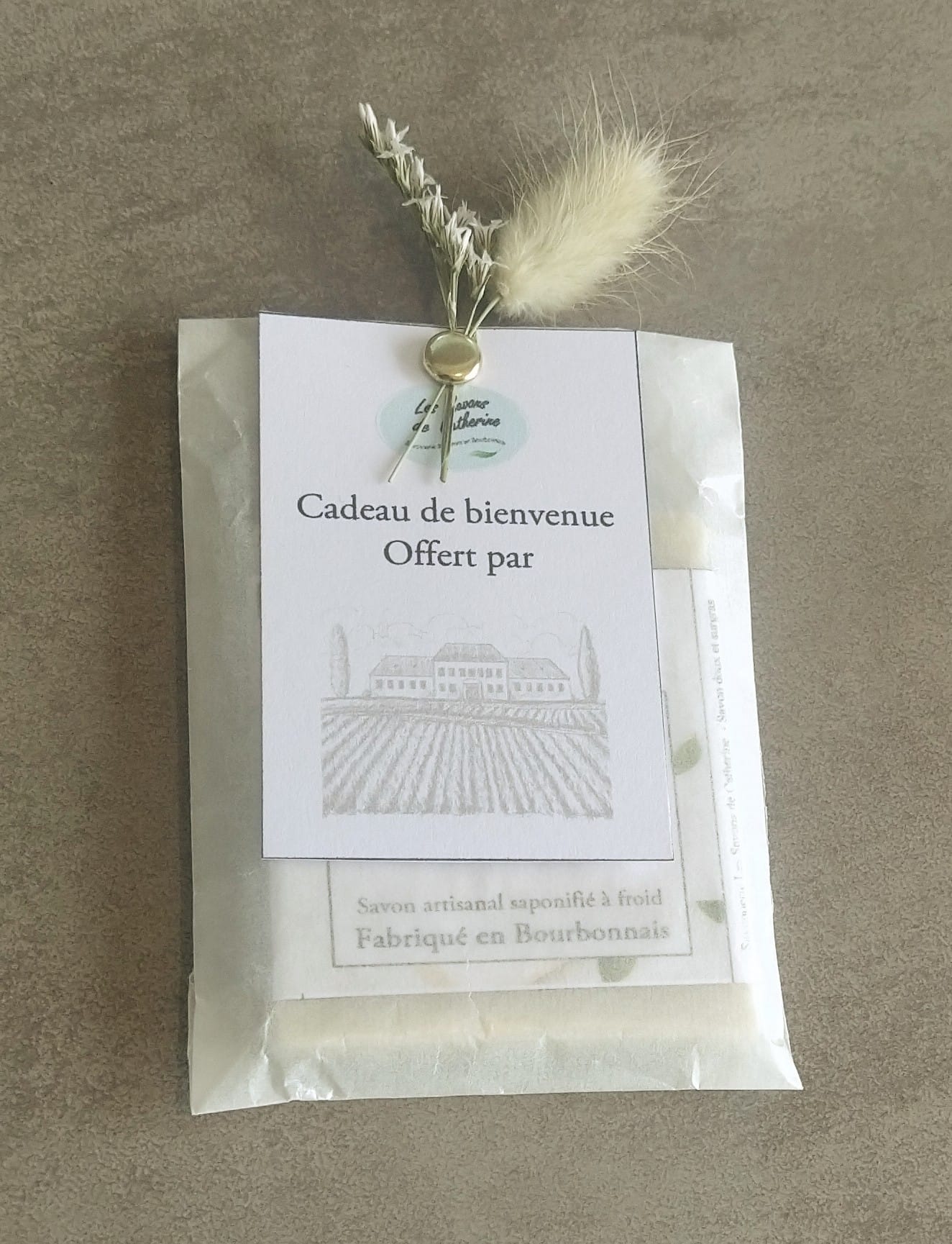 Evènements - Cadeaux d'invités -Savons et bougies 5 savons d'accueil avec fleurs- Hôtel - Gite - Chambre d'hôtes Savons d'invités - Evènements