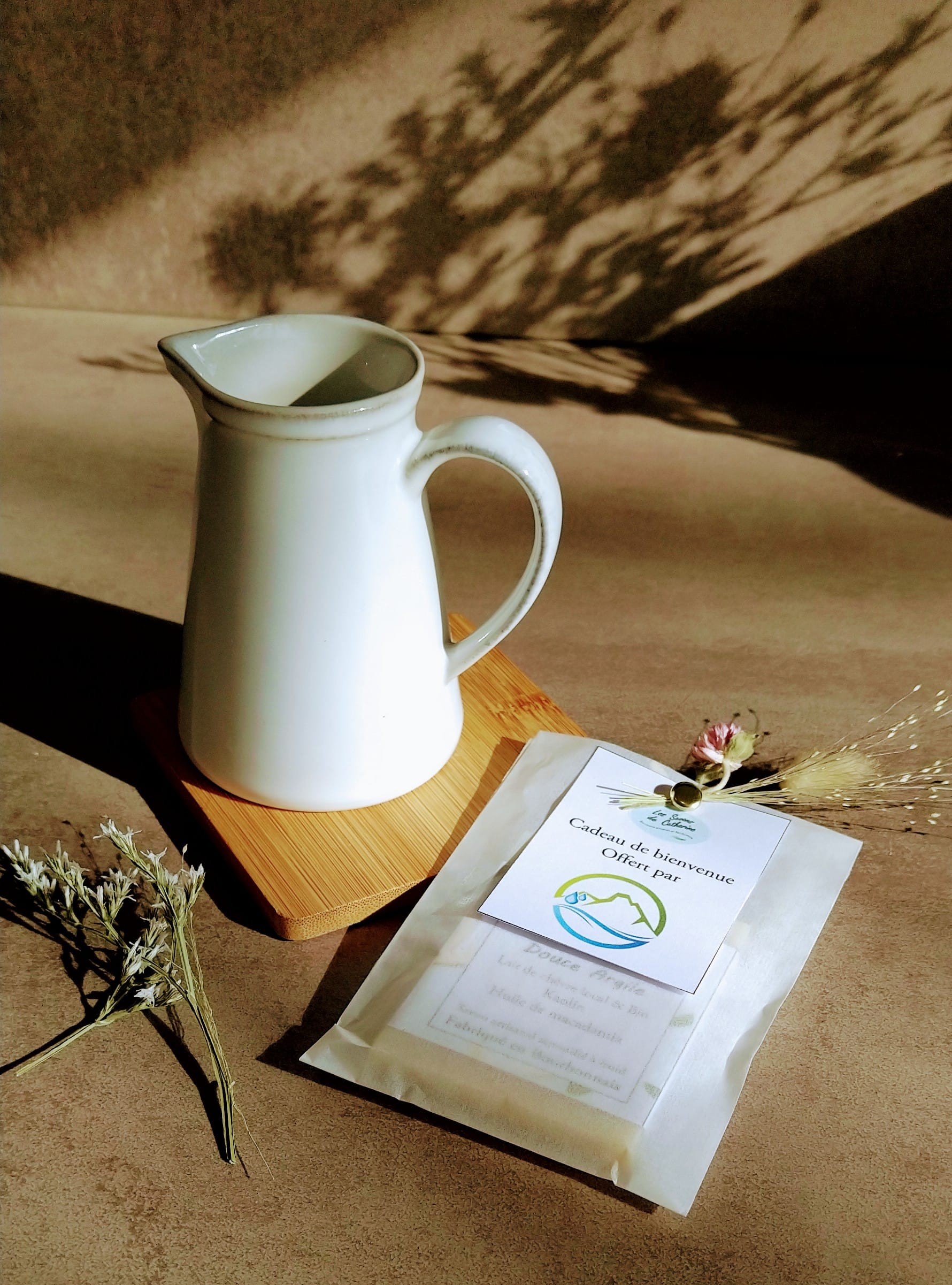 Evènements - Cadeaux d'invités -Savons et bougies 3 savons d'accueil avec fleurs pour Hotels Gîtes Chambres d'hôtes - Savons d'invités - Evènements